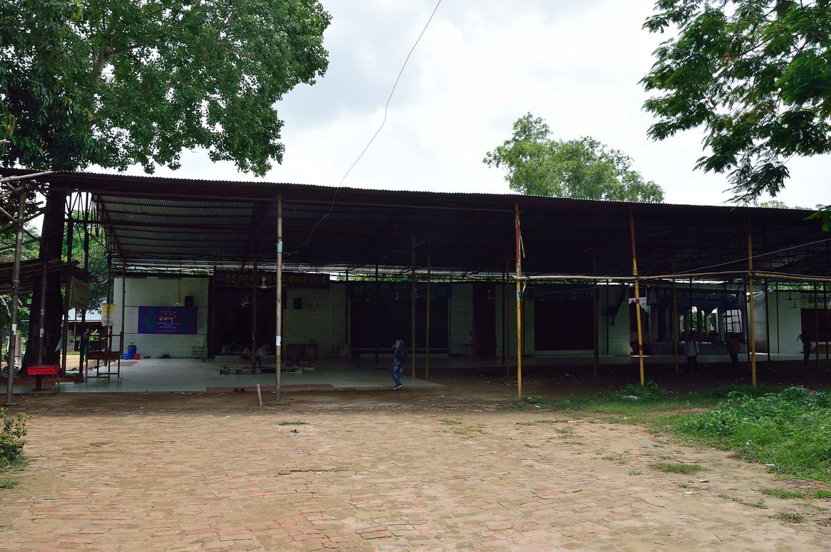 Gelände des Ramna Kali Mandir mit Anandamayee-Ashram im Ramna-Park von Dhaka, 2015